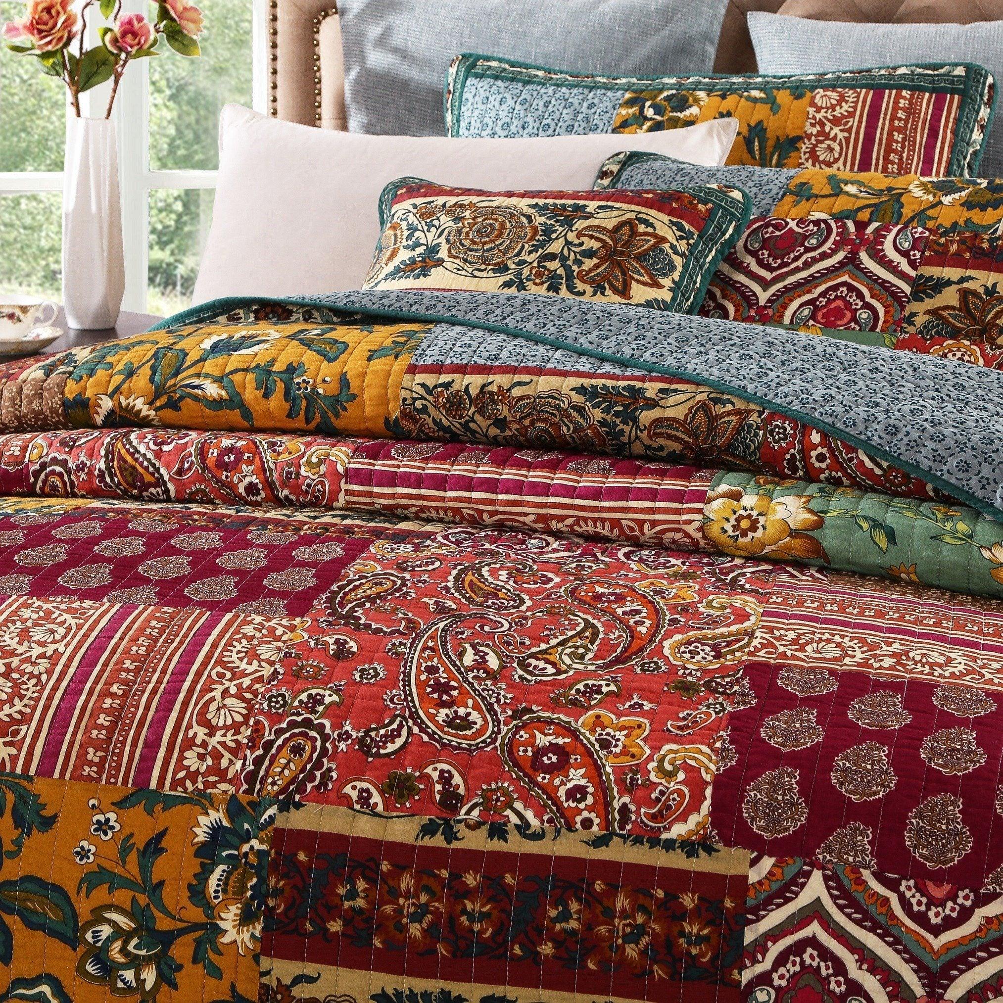 DaDa Bedding Dark Elegance Bohemian Floral Cotton Patchwork Bedspread Set