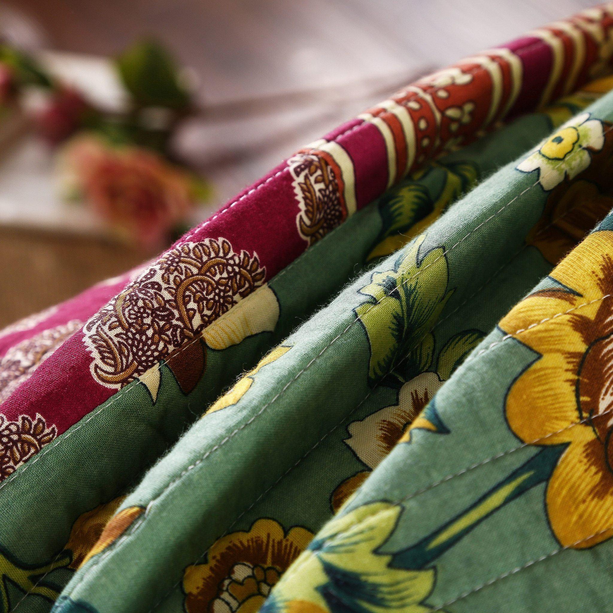 DaDa Bedding Dark Elegance Bohemian Floral Cotton Patchwork Bedspread Set